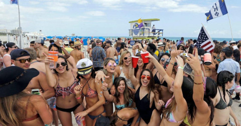 Miami bajo toque de queda por balaceras