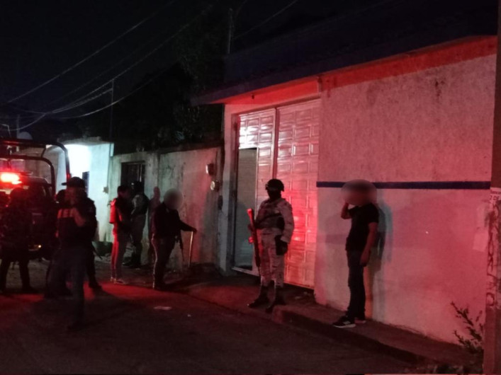 Rescatan a 71 migrantes retenidos en una vivienda en Oaxaca