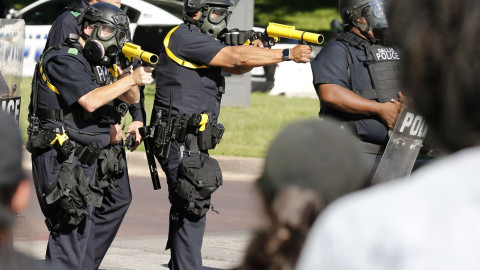 Gregory Abbott declara estado de emergencia luego de violentas protestas