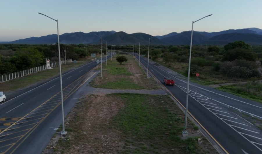 Impulsa Gobierno de Américo Villarreal desarrollo urbano con nuevas luminarias en Tamaulipas