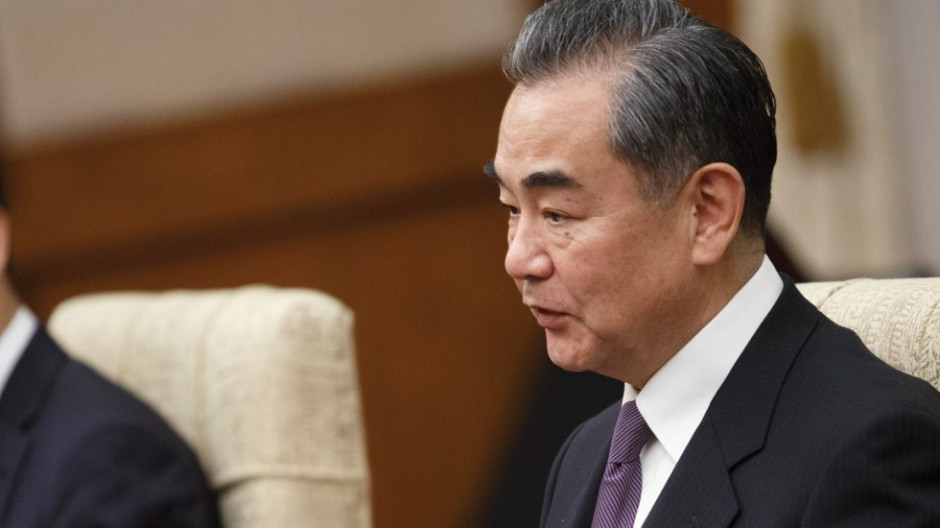 China tomará represalias y luchará hasta el final: Wang Yi