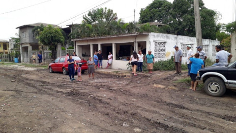 Siguen problemas en suministro de energía eléctrica en populosa colonia