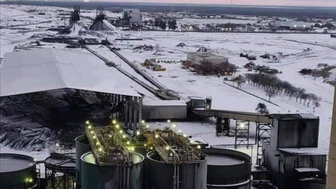 Trabajador de la CFE es aplaudido en redes con selfie