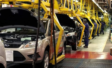 Sheinbaum confirma reducción de aranceles para vehículos fabricados en México