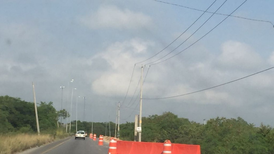 Realizan trabajos de cableado eléctrico subterráneo