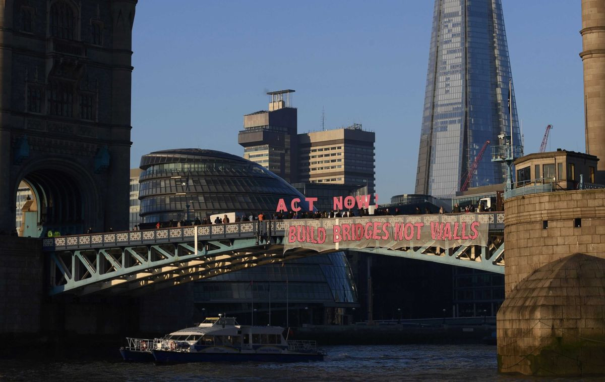 'Puentes no muros', protesta contra Trump en Londres