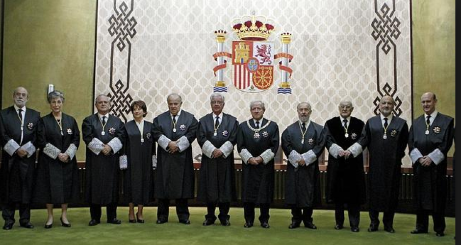 Tribunal español suspende sesión de Parlamento catalán para evitar independencia      