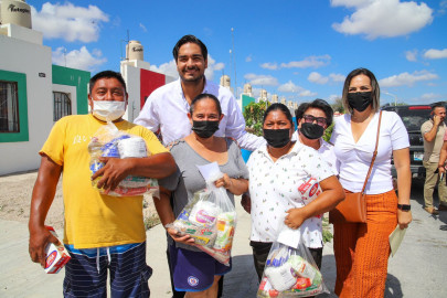 Llevó Carlos Peña Ortiz jornada de Bienestar a "Riveras del Carmen" 