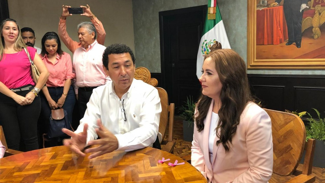 Inicia presidenta del DIF campaña contra el cáncer