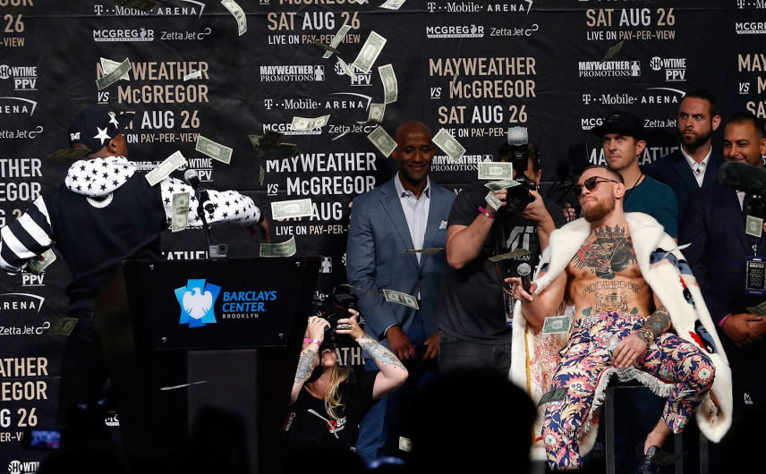 McGregor y Mayweather llegan a Las Vegas