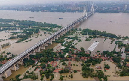 Se eleva a 141 los muertos por inundaciones en China