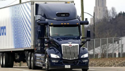 Trump endurece medidas migratorias: cancelan visas de traileros por falta de inglés