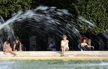 Inaugurará París lugar exclusivo para nudistas 