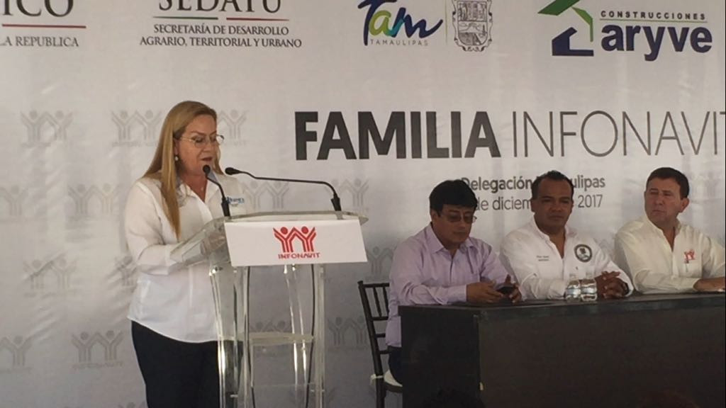 Se hacen entrega de escrituras a familias de Altamira