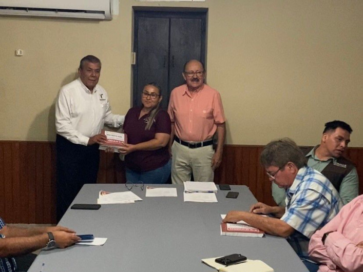 Entregan SRH y CONAGUA apoyos a usuarios del Distrito de Riego 026