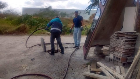 Comapa trabaja con equipo vactor