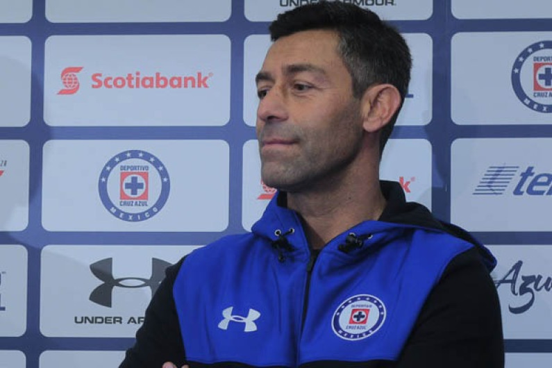 Caixinha manda indirecta a Ángel Mena por falta de esfuerzo