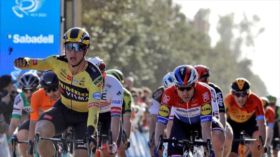 Groenewegen se lleva la primera etapa de la Vuelta a la Comunidad Valenciana