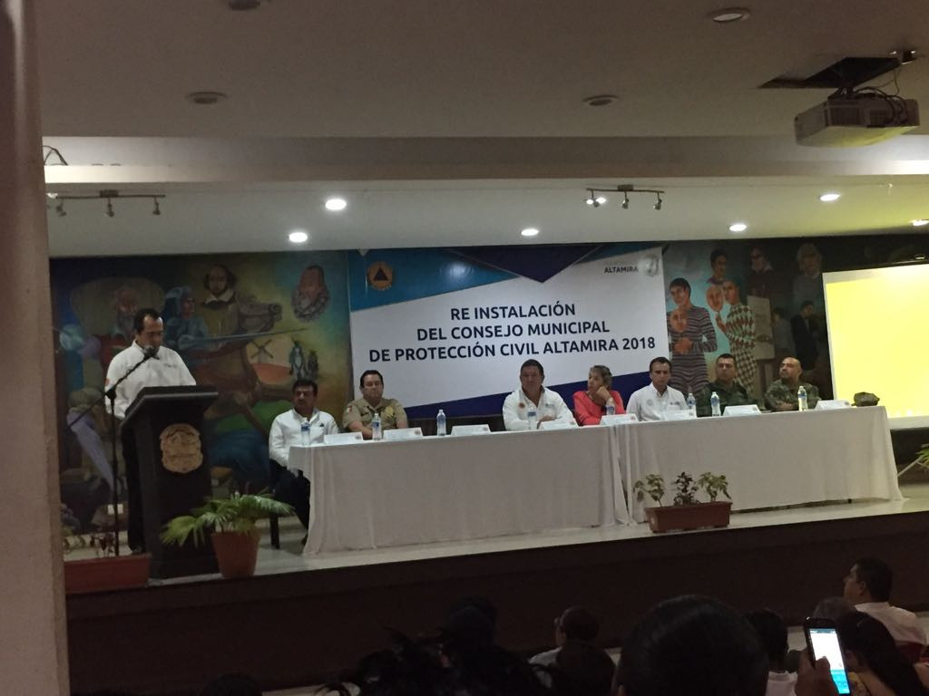 Atentos ante el embate de huracanes