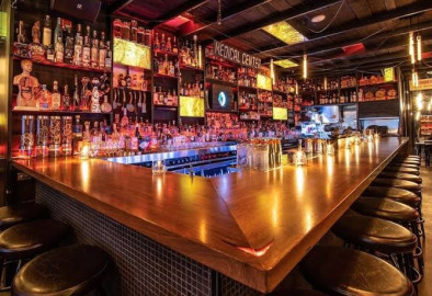 Reabren bares en Condado Cameron