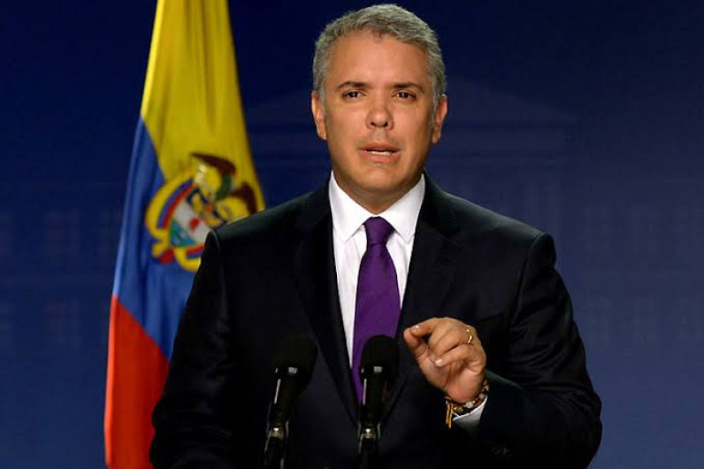 Presidente de Colombia felicita a Jair Bolsonaro por triunfo electoral