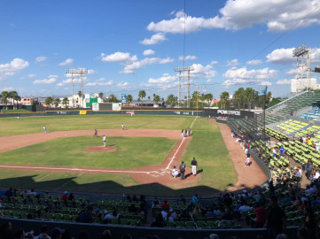 Tras suspensión por falta de energía eléctrica, se celebra encuentro de Tecolotes vs Mariachis