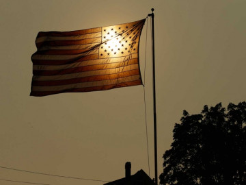 Yo, que no puedo leer ni escribir, lo hice y lo logré; obtuvo su ciudadanía a los 75 años