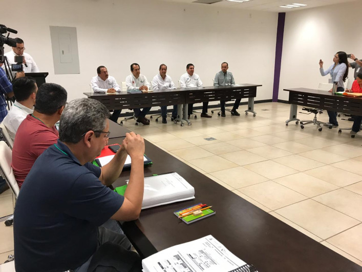 Capacitan a personal para combatir incendios forestales 