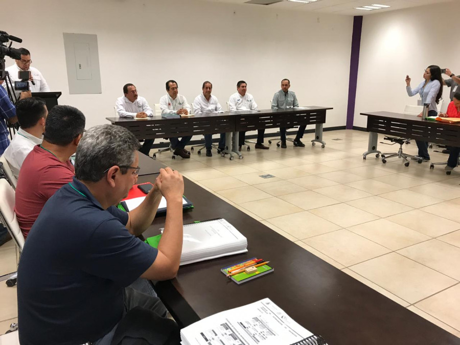 Capacitan a personal para combatir incendios forestales 