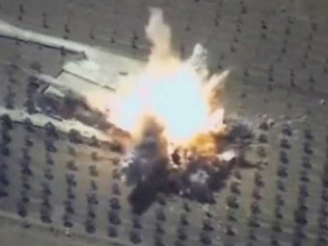 Rusia destruye bodegas de armas del EI y centro de mando yihadista 