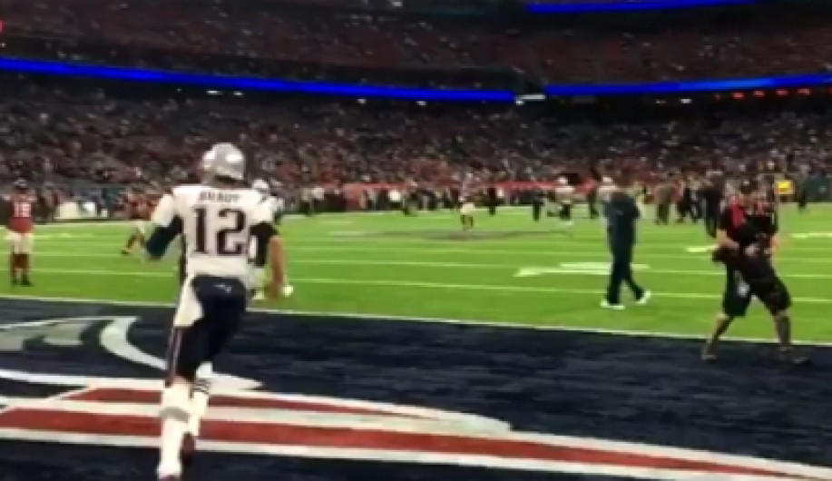 Saltan al campo Patriotas y Halcones a minutos del Súper Tazón