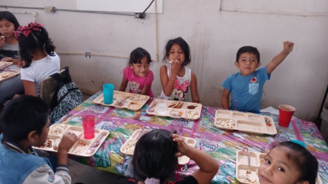 Brindan clases gratis a estudiantes, solicitan ayuda de ciudadanos para continuar con labor