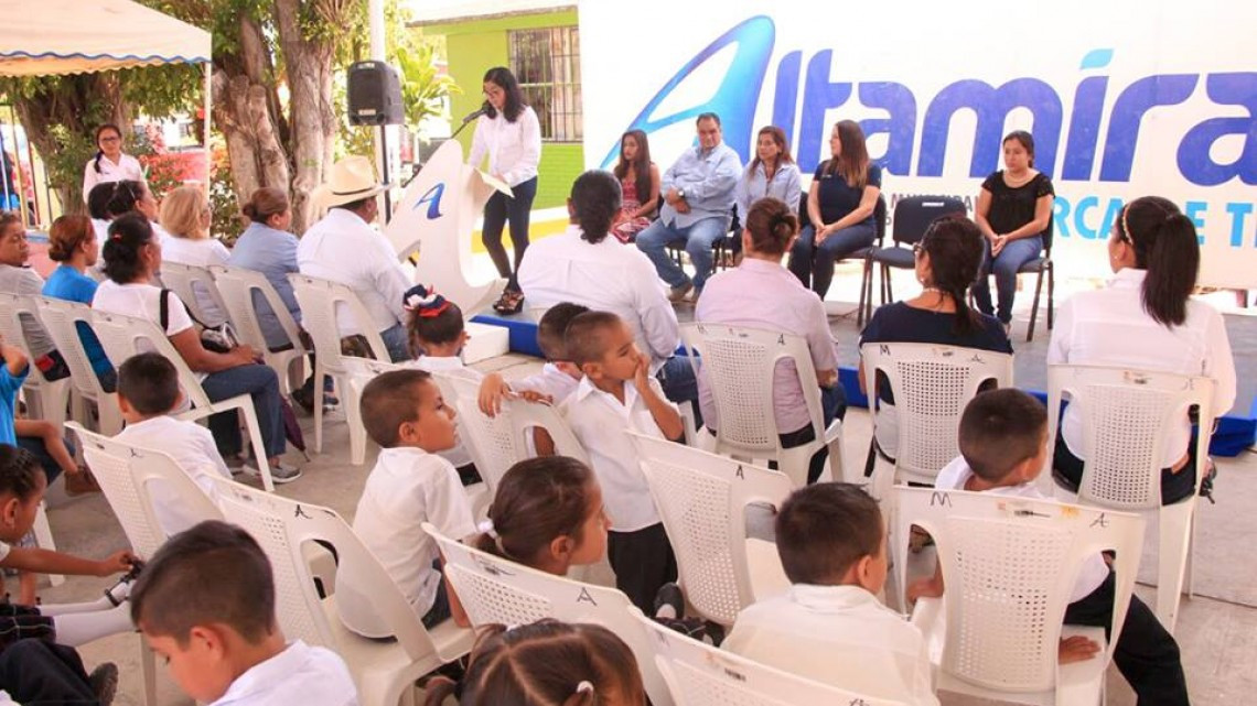 Inauguran cubierta metálica en Jardín de Niños