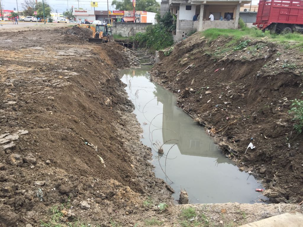 Obra recién entregada se colapsa por las lluvias