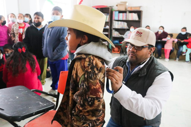 Realiza DIF Reynosa entrega de apoyos en Escuela 16 de Septiembre 