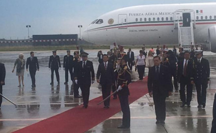 Peña Nieto arriba a París para encuentro con Macron 