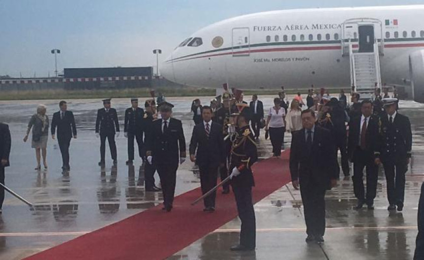 Peña Nieto arriba a París para encuentro con Macron 