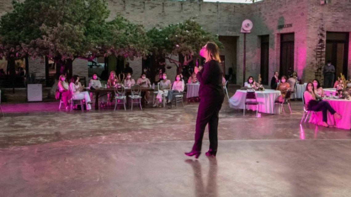 Integrantes del Cabildo de Matamoros sensibilizan para prevenir cáncer de mama