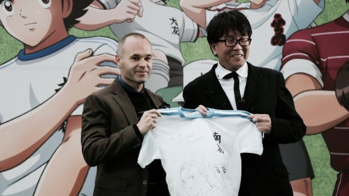 Iniesta inaugura una estación de metro dedicada a Oliver y Benji