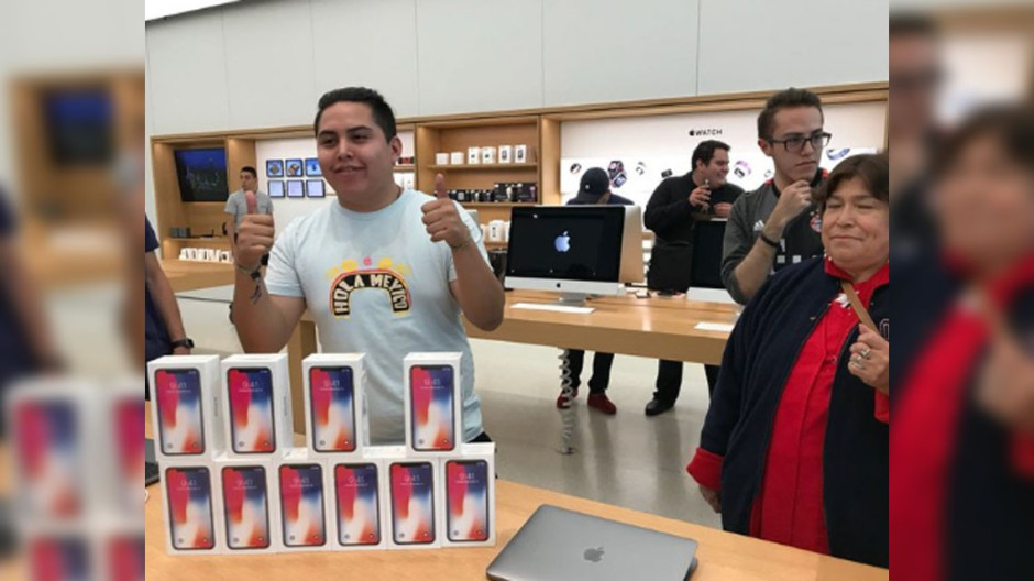 iPhone X causa euforia en su llegada a México