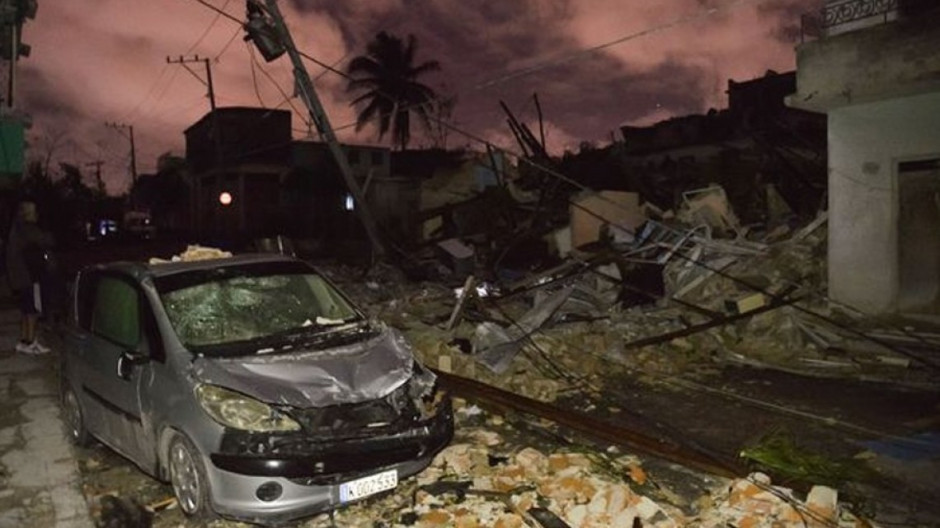 Tornado deja en Cuba tres muertos y 172 heridos