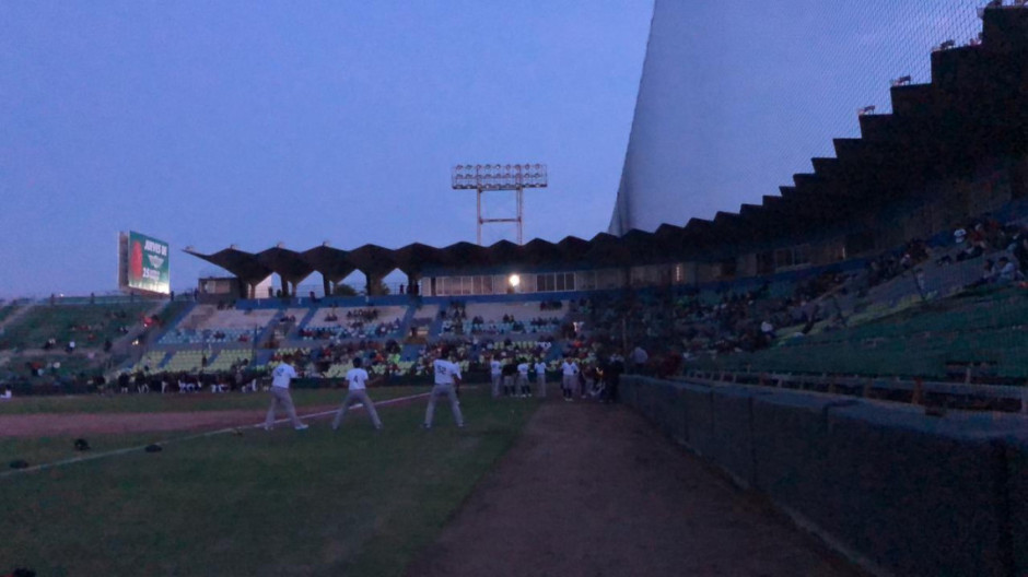 Denuncia alcalde sabotaje a instalación eléctrica del estadio de béisbol