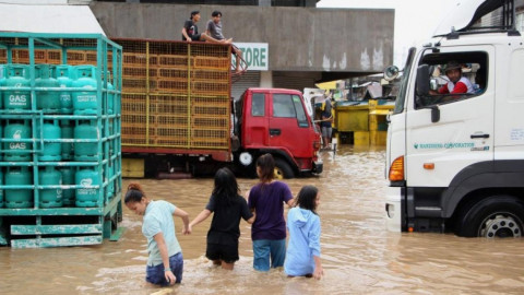 Aludes e inundaciones dejan al menos 85 muertos en Filipinas