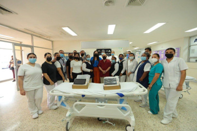 Dona Gobierno Municipal equipo médico a Hospital general