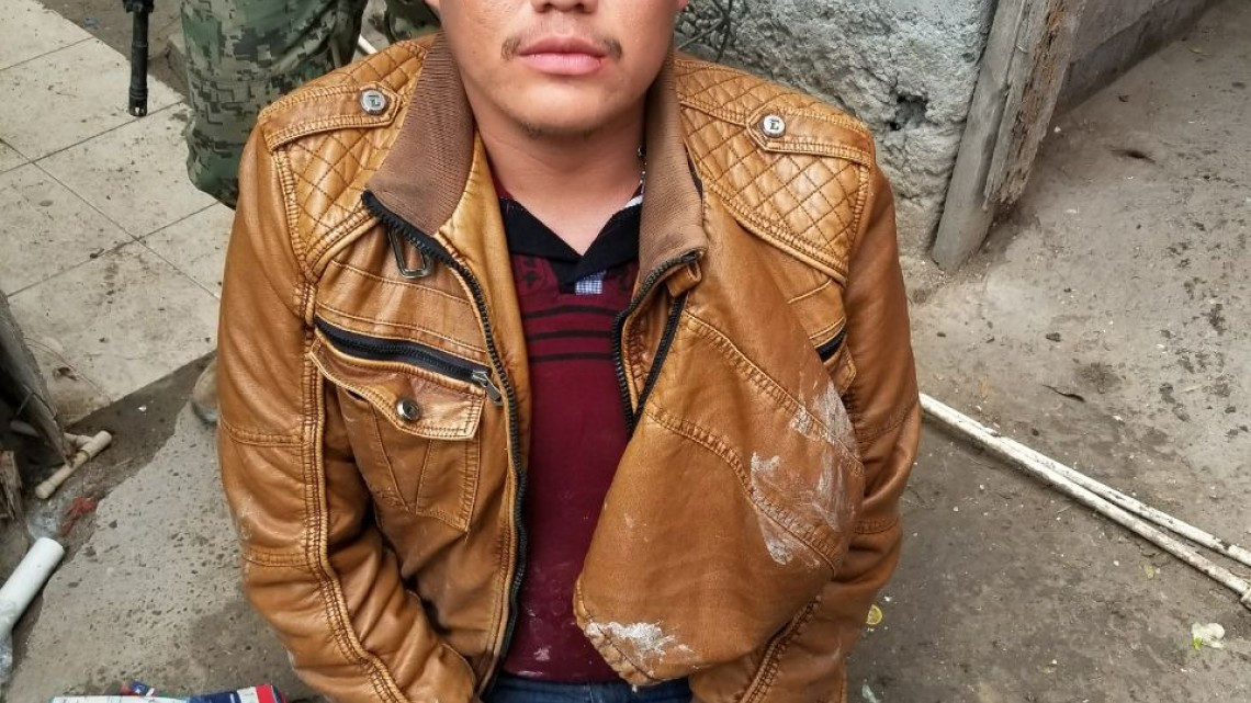 Aseguran camionetas y detienen a presuntos integrantes de grupo delincuente