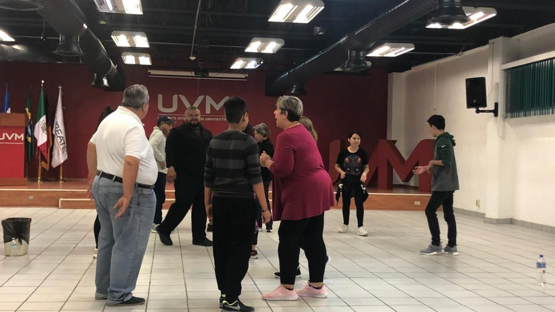 Imparten taller de defensa personal a mujeres