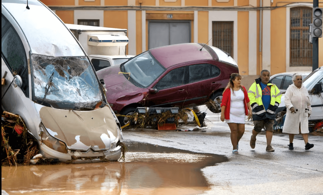 Sube a 155 la cifra de muertos por inundaciones en Valencia