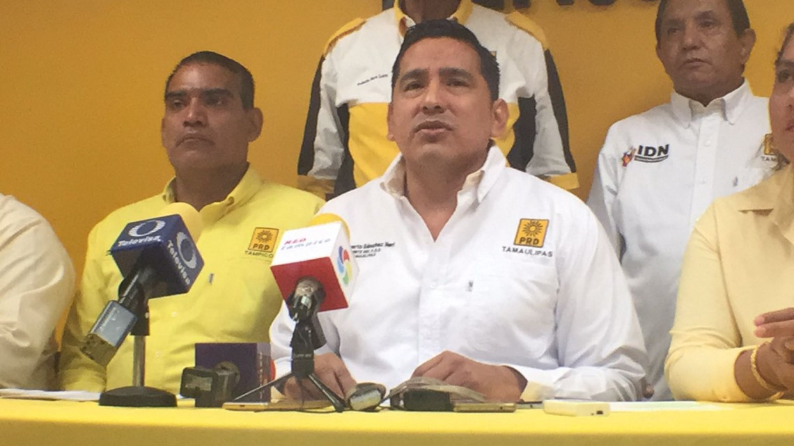 Desmiente líder estatal del PRD ser aviador de la SEP