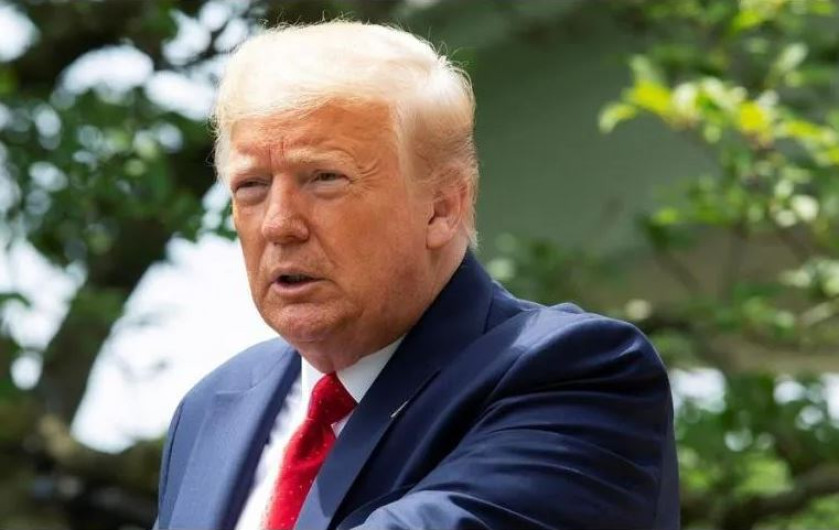 Gobierno de Trump demanda a John Bolton para evitar que salga a la venta su libro 