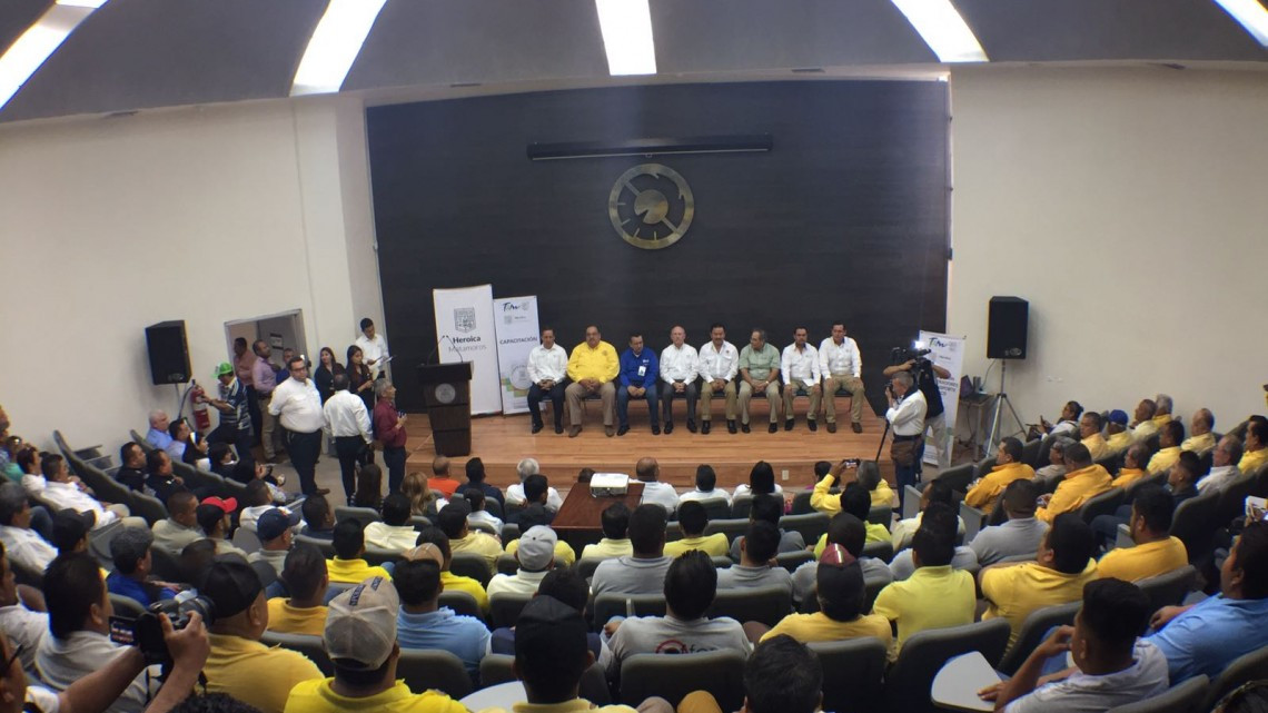 Estado y municipio capacitan a operadores del transporte público